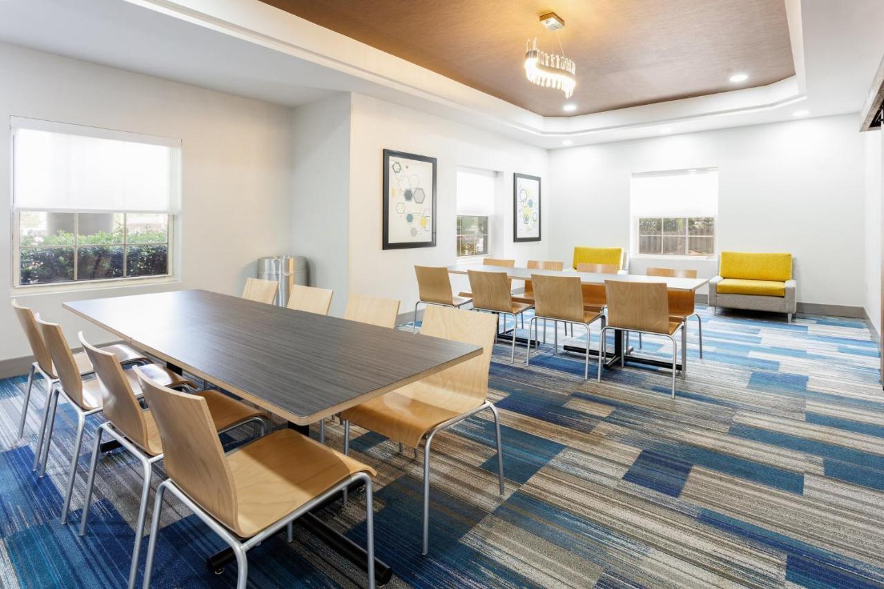 Holiday Inn Express & Suites Williamsburg By Ihg Buitenkant foto
