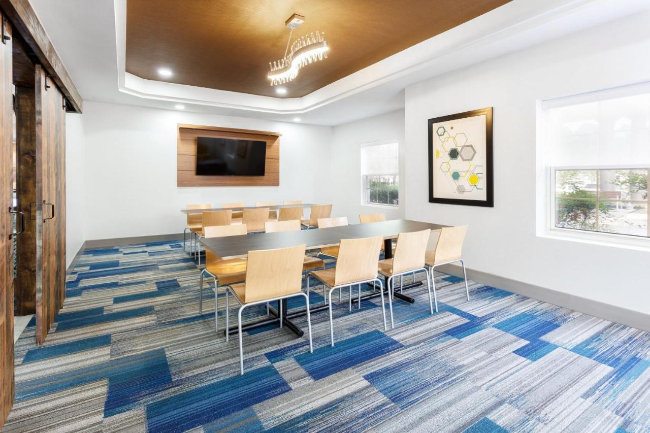 Holiday Inn Express & Suites Williamsburg By Ihg Buitenkant foto