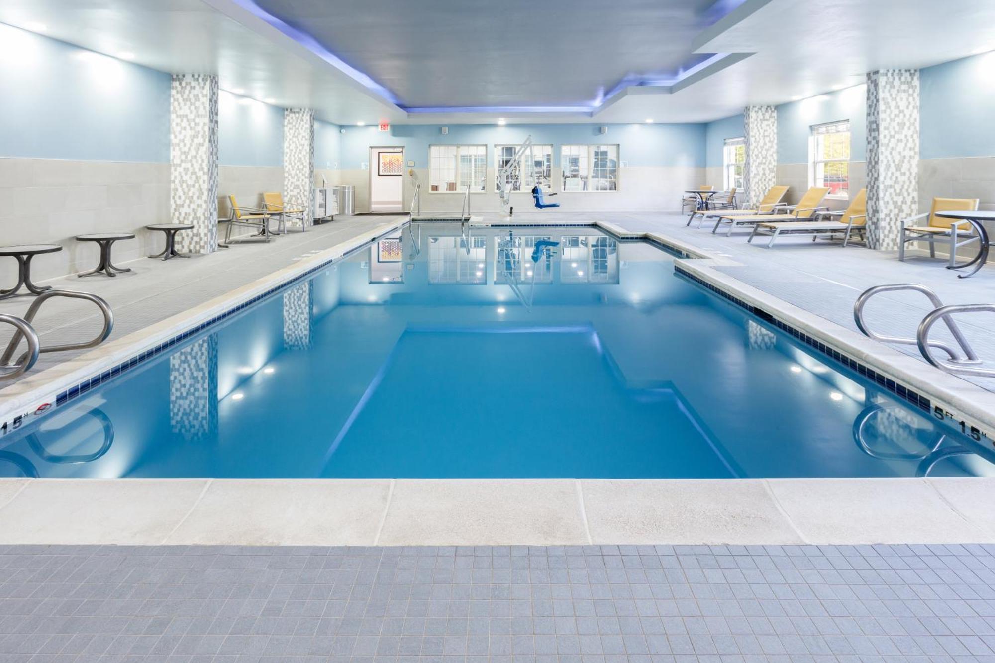 Holiday Inn Express & Suites Williamsburg By Ihg Buitenkant foto