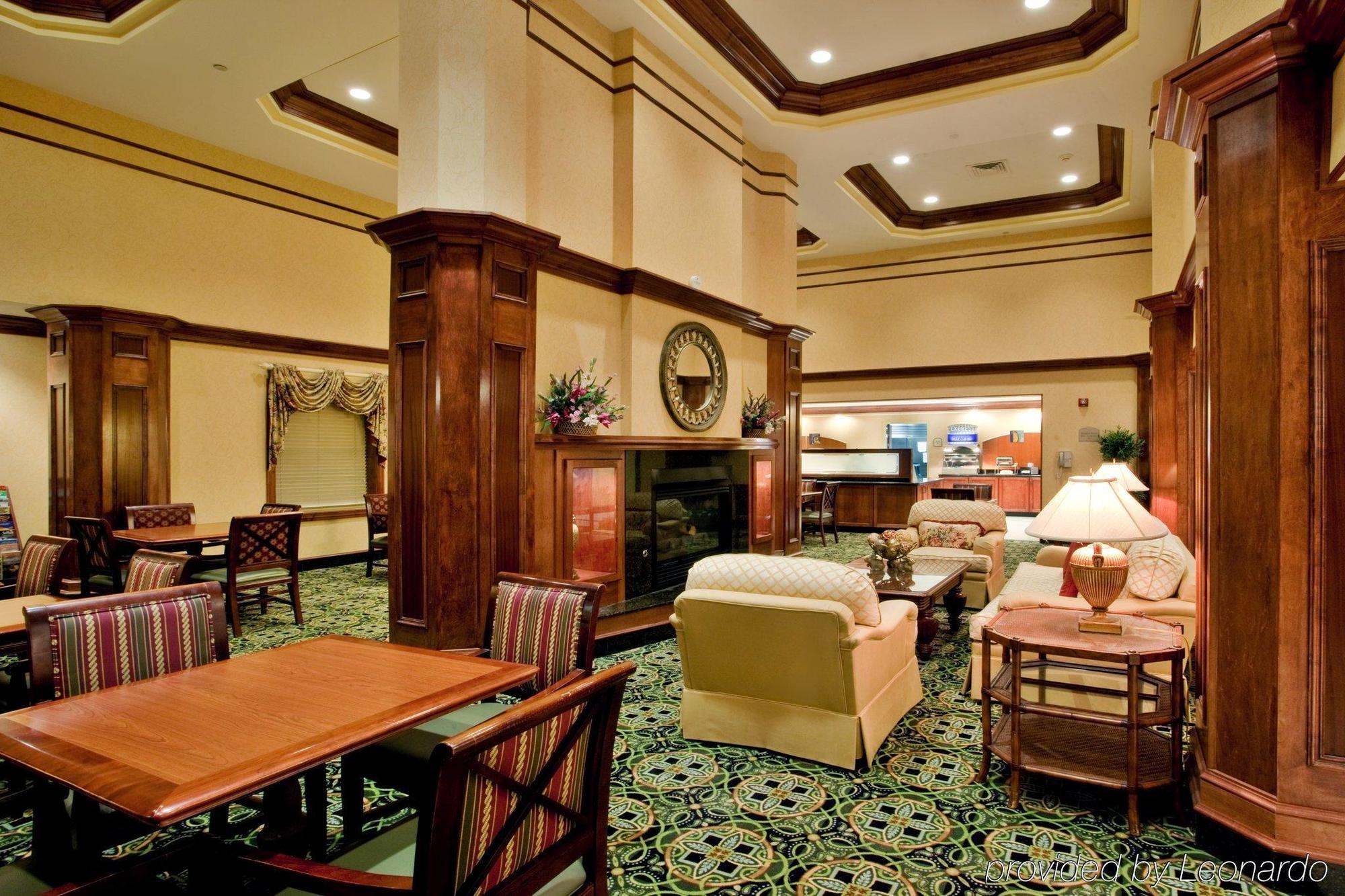 Holiday Inn Express & Suites Williamsburg By Ihg Buitenkant foto