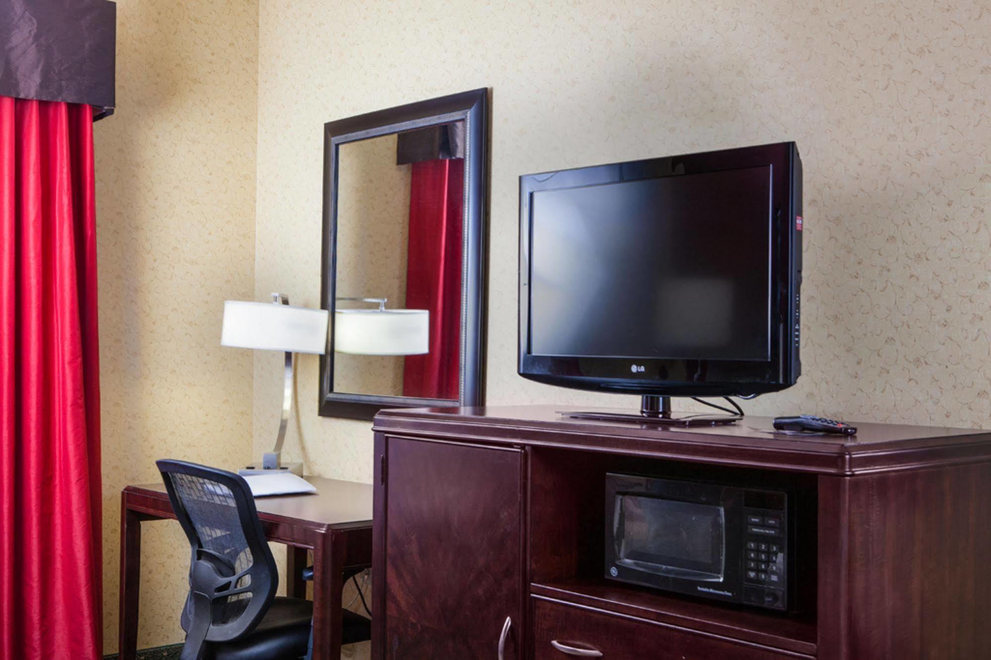 Holiday Inn Express & Suites Williamsburg By Ihg Buitenkant foto
